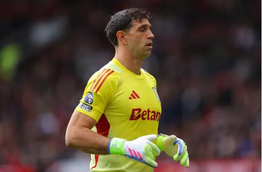 Chelsea duoc khuyen nen chieu mo Emiliano Martinez.