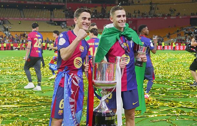 Barca nguy cơ mất hai cầu thủ trong trận đấu PSG 1