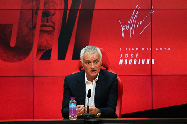 Chính Jose Mourinho cũng bất ngờ khi nhận lời Benfica 1