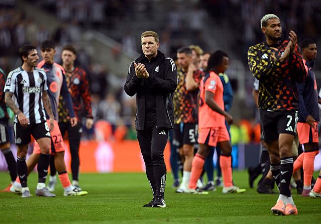 Eddie Howe thừa nhận chỉ phép màu mới giúp Newcastle thắng Barca 1