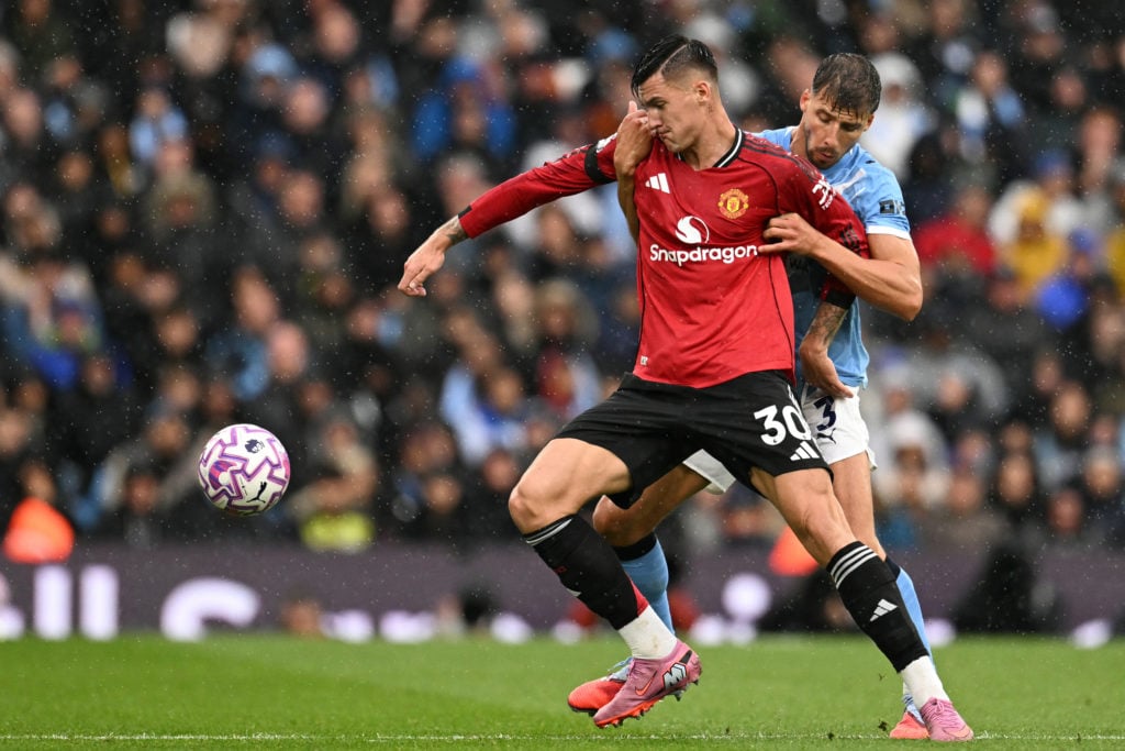 HLV Amorim chỉ ra điều ấn tượng ở Benjamin Sesko 1