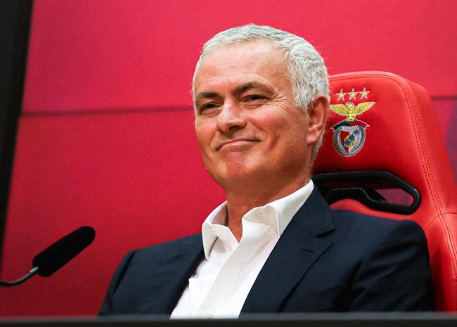 Jose Mourinho không tới Benfica để gây chiến với Sporting, Porto 1