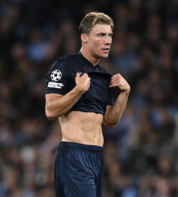 Rasmus Hojlund Đá với 11 người trước Man City còn khó 1